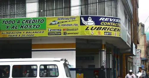LUBRICENTRO AVENIDA PRIMERA DE MAYO LUBRICENTRO AVENIDA PRIMERA DE MAYO